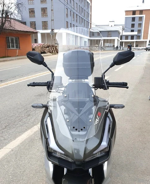 MOTOCAM Kral Arneb 150 Ön Cam 2023-2026 Model 65cm Şeffaf Renkli 4mm ORTA BOYLU ürün görseli 1