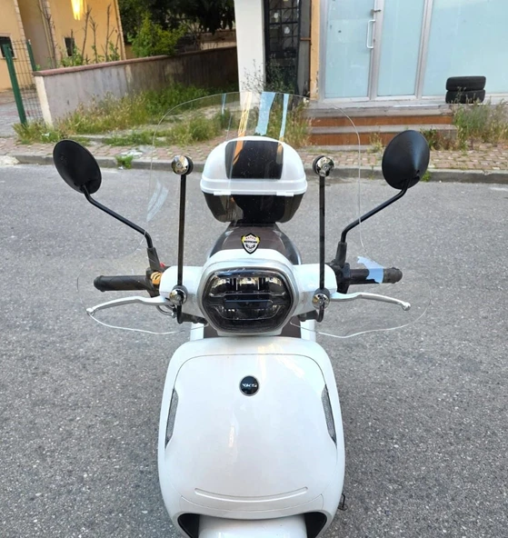 MOTOCAM RKS VPS 125 Ön Cam 2022-2026 Model 42cm Şeffaf Renkli 4mm Elcikli APARATSIZ ürün görseli 1