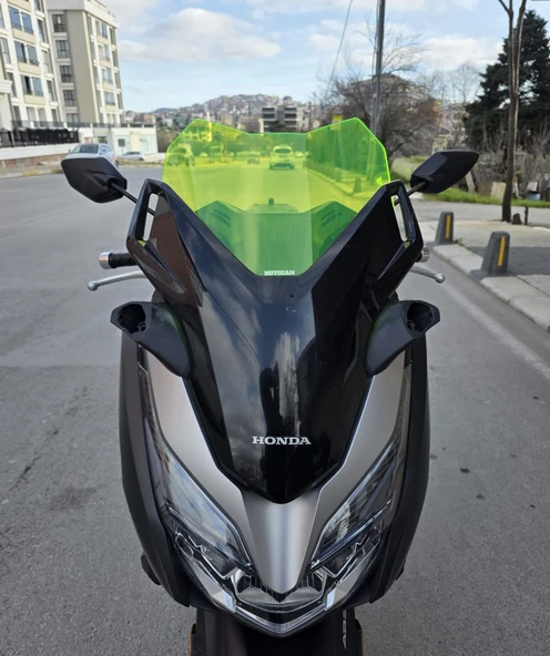 MOTOCAM Honda Forza 250 Ön Cam 2018-2020 Model 43cm Neon Sarı Renkli 4mm ürün görseli 1