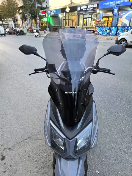 MOTOCAM Altai F2 Max Ön Cam 2024-2026 Model 63cm Füme Renkli 4mm ürün görseli 1