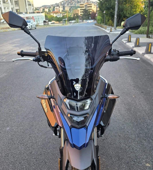 MOTOCAM SYM NHT 200 Ön Cam 2023-2026 Model 30cm Siyah Renkli 4mm SPORTİF ürün görseli 1