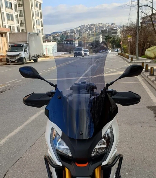 MOTOCAM Peugeot XP 400 Ön Cam 2023-2026 Model 65cm Füme Renkli 4mm UZUN ürün görseli 1
