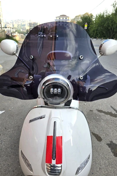MOTOCAM Küba Brilliant Ön Cam 2021-2026 Model 45cm Siyah Renkli Elcikli APARATSIZ ürün görseli 1