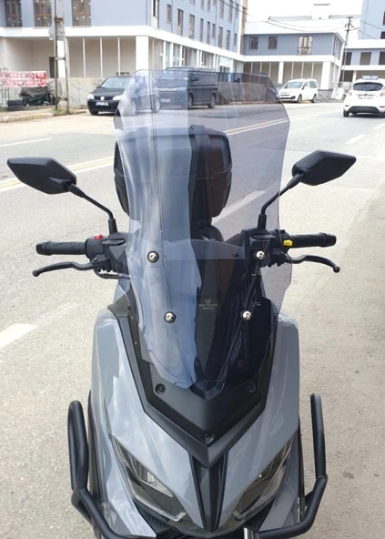 MOTOCAM Küba Novax 200 Ön Cam 2023-2026 Model 57cm Füme Renkli 4mm ürün görseli 1