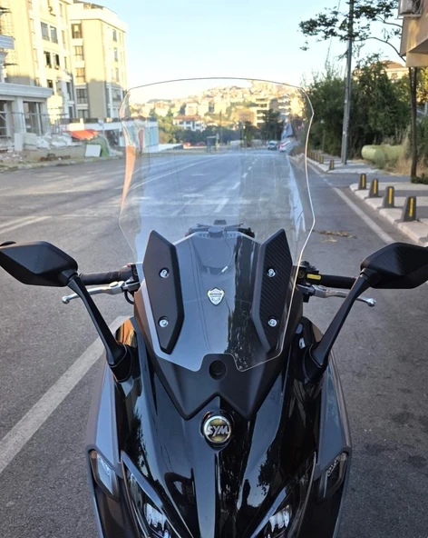 MOTOCAM Sym Maxsym TL 508 Ön Cam 2022-2026 Model 65cm Şeffaf Renkli 4mm ürün görseli 1
