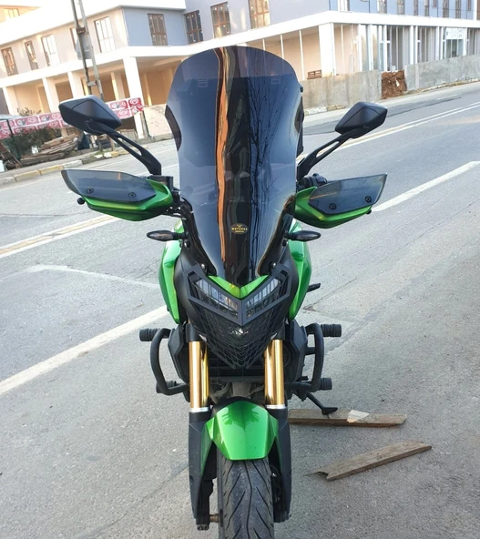 MOTOCAM Bajaj Dominar 400 Ön Cam 2017-2026 Model 58cm Siyah Renkli 4mm ürün görseli 1