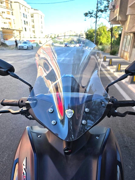 MOTOCAM Küba Arome 125 Ön Cam 2022-2026 Model 43cm Şeffaf Renkli KISA CAM ürün görseli 1