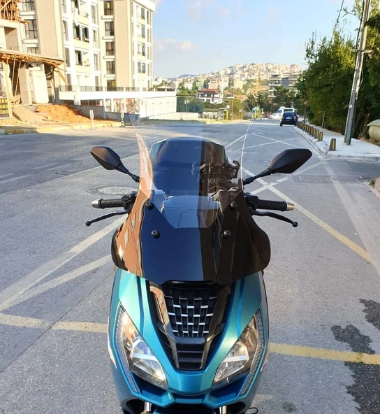 MOTOCAM Peugeot Pulsion 125 Ön Cam 2022-2026 Model 68cm Şeffaf Renkli 4mm UZUN ürün görseli 1