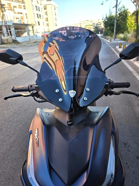 MOTOCAM RKS Arome 125 Ön Cam 2022-2026 Model 43cm Siyah Renkli SPORTİF ürün görseli 1