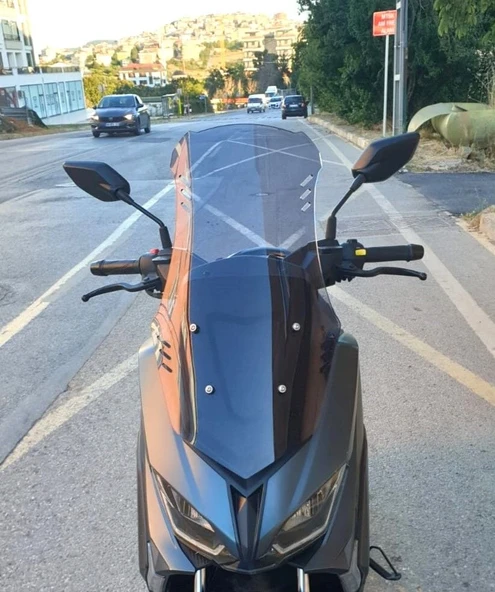 MOTOCAM RKS Grace 202 Ön Cam 2022-2026 Model 65cm Füme Renkli 4mm ORTA BOYLU ürün görseli 1