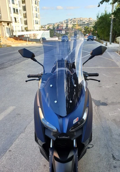 MOTOCAM Arora Max PRO 125 Ön Cam 2023-2026 Model 65cm Füme Renkli 4mm ORTA BOYLU ürün görseli 1
