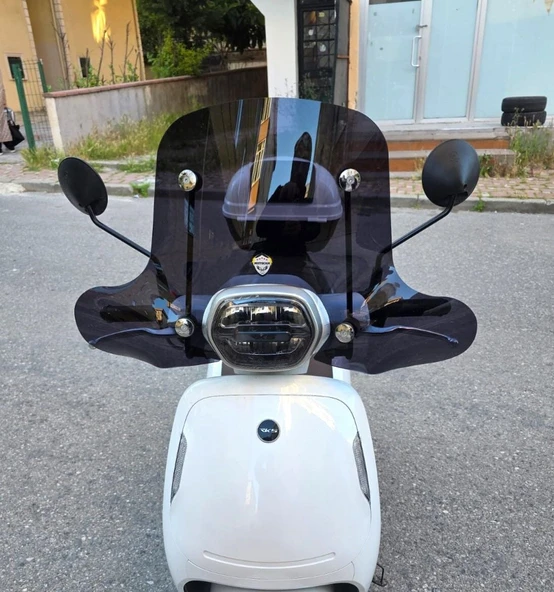 MOTOCAM RKS VPS 125 Ön Cam 2022-2026 Model 42cm Siyah Renkli 4mm Elcikli APARATSIZ ürün görseli 1