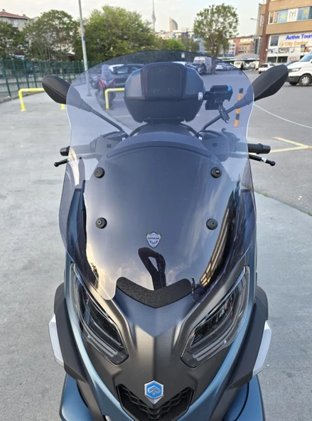 MOTOCAM Piaggio MP3 530 Ön Cam 2023-2026 Model 60cm Füme Renkli 4mm ORTA BOYLU ürün görseli 1