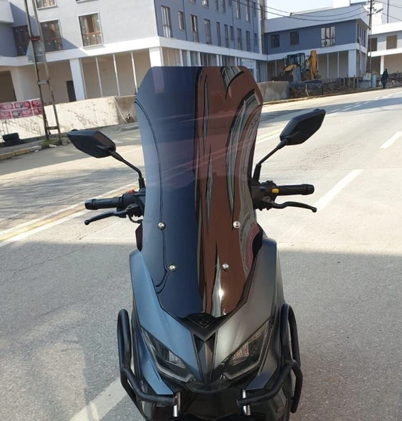 MOTOCAM Küba Novax 200 Ön Cam 2023-2026 Model 65cm Siyah Renkli 4mm UZUN ürün görseli 1