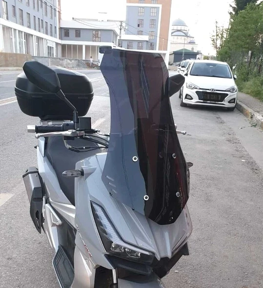 MOTOCAM Motolüx Wow 150  Ön Cam 2023-2026 Model 65cm Siyah Renkli 4mm ORTA BOYLU ürün görseli 1