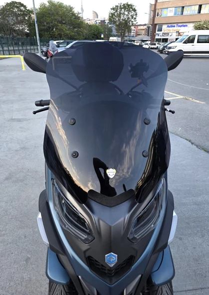 MOTOCAM Piaggio MP3 530 Ön Cam 2023-2026 Model 60cm Siyah Renkli 4mm ORTA BOYLU ürün görseli 1