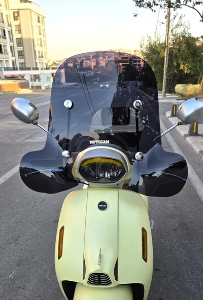 MOTOCAM RKS LTR 125 Ön Cam 2023-2026 Model 51cm Siyah Renkli 4mm Elcikli APARATSIZ ürün görseli 1