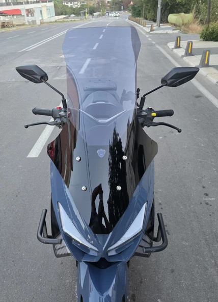 MOTOCAM Küba Newcity 125 Ön Cam 2023-2026 Model 78cm Füme Renkli 4mm UZUN ürün görseli 1