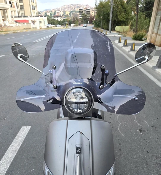 MOTOCAM Mondial Exon 125 Ön Cam 2023-2026 Model 39cm Füme Renkli 4mm Elcikli APARATSIZ ürün görseli 1
