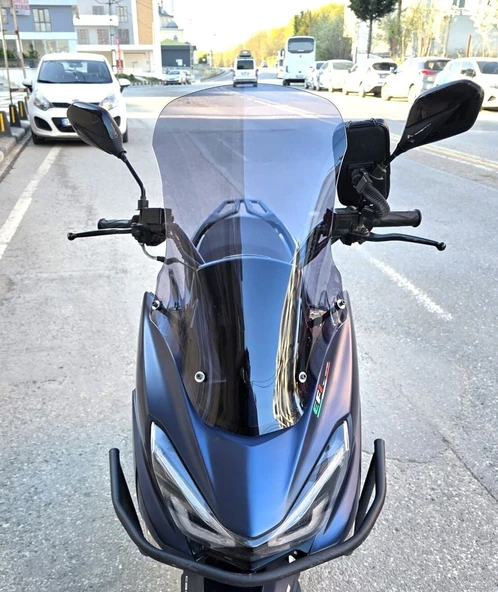 MOTOCAM Küba Newlight 125 Pro Ön Cam 2023-2026 Model 58cm Füme Renkli 4mm ORİJİNAL BOYLU ürün görseli 1