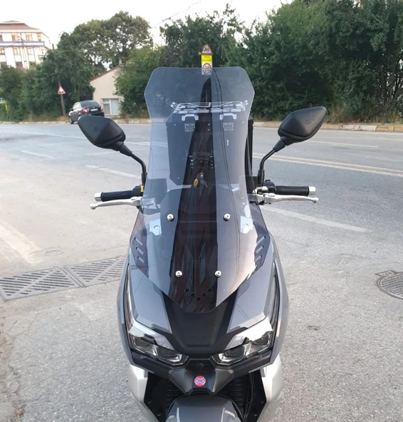 MOTOCAM RKS Freccia Ön Cam 2022-2026 Model 65cm Füme Renkli 4mm ORTA BOYLU ürün görseli 1