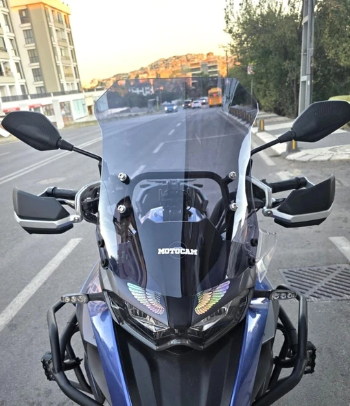 MOTOCAM Qj SRT 550 Ön Cam 2022-2026 Model 54cm Füme Renkli 4mm ürün görseli 1