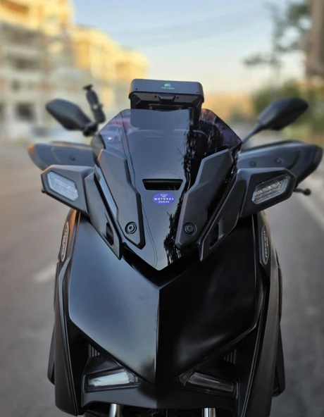 MOTOCAM Yamaha Xmax Ön Cam 2023-2026 Model 36cm Siyah Renkli 4mm SPORTİF ürün görseli 1