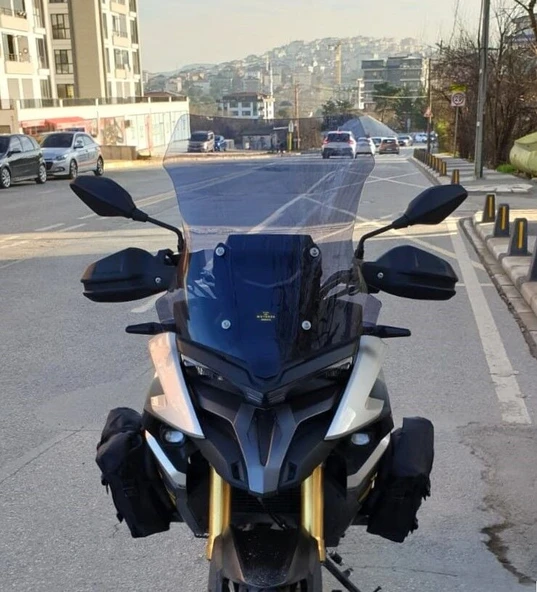 MOTOCAM Voge DSX 525 Ön Cam 2023-2026 Model 56cm Füme Renkli 4mm SPORTİF MODEL ürün görseli 1