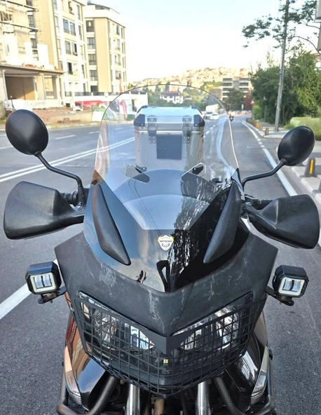 MOTOCAM Honda Varadero XL 650 Ön Cam 2004-2011 Model 48cm Şeffaf Renkli 4mm ürün görseli 1