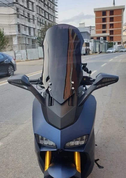 MOTOCAM Yuki Huracan 250 Ön Cam 2022-2026 Model 62cm Siyah Renkli 4mm ürün görseli 1