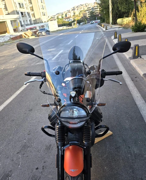 MOTOCAM Moto Guzzi V7 Stone Ön Cam 2021-2023 Model 52cm Şeffaf Renkli 4mm APARATSIZ ürün görseli 1
