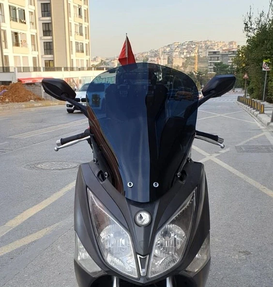 MOTOCAM SYM Joymax 250 İ Ön Cam 2013-2016 Model 54cm Siyah Renkli 4mm SPORTİF ürün görseli 1