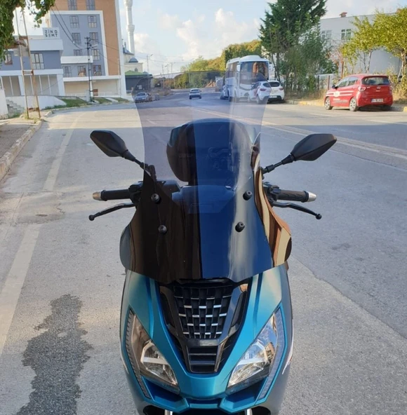MOTOCAM Peugeot Pulsion 125 Ön Cam 2022-2026 Model 68cm Füme Renkli 4mm UZUN ürün görseli 1