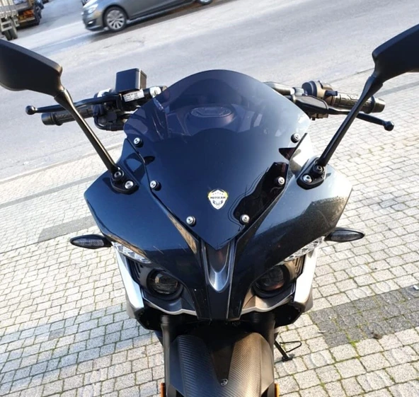 MOTOCAM Bajaj Pulsar RS 200 Ön Cam 2015-2026 Model 33cm Siyah Renkli 4mm SPORTİF ürün görseli 1