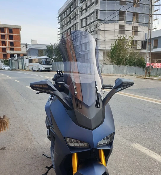 MOTOCAM Yuki Huracan 250 Ön Cam 2022-2026 Model 62cm Füme Renkli 4mm ürün görseli 1