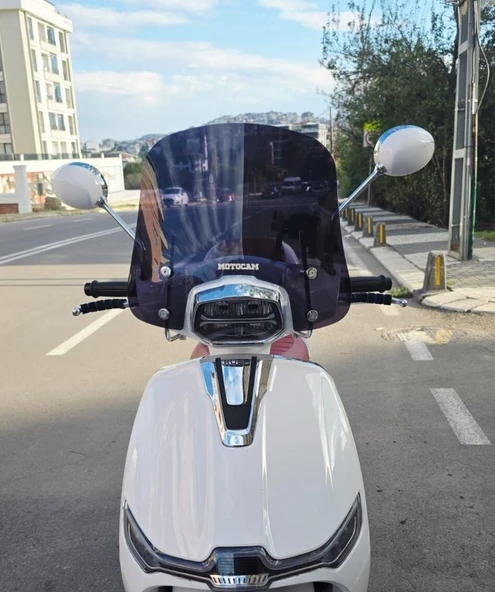 MOTOCAM Yuki Risotto 125 Ön Cam 2022-2026 Model 39cm Siyah Renkli 4mm APARATSIZ ürün görseli 1