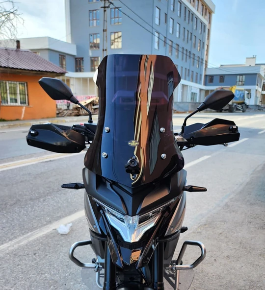 MOTOCAM Voge DS 300 Ön Cam 2021-2026 Model 55cm Siyah Renkli 4mm ürün görseli 1