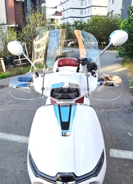 MOTOCAM Yuki Risotto 50 Ön Cam 2022-2026 Model 43cm Şeffaf Renkli 4mm Elcikli APARATSIZ ürün görseli 1