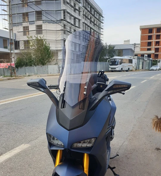 MOTOCAM Yuki Huracan 250 Ön Cam 2022-2026 Model 70cm Füme Renkli 4mm ürün görseli 1