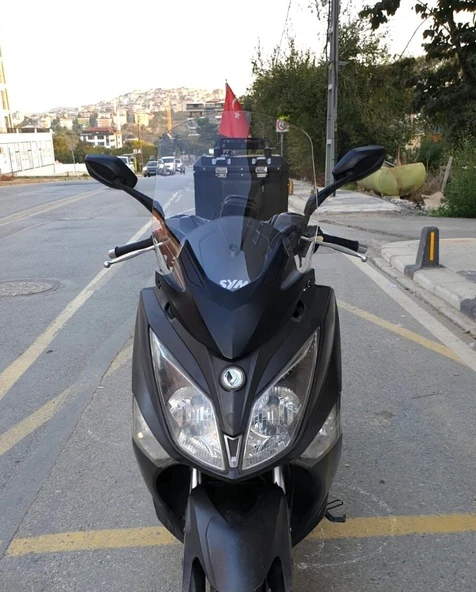 MOTOCAM SYM Joymax 250 İ Ön Cam 2015-2016 Model 65cm Şeffaf Renkli 4mm APARATSIZ ürün görseli 1