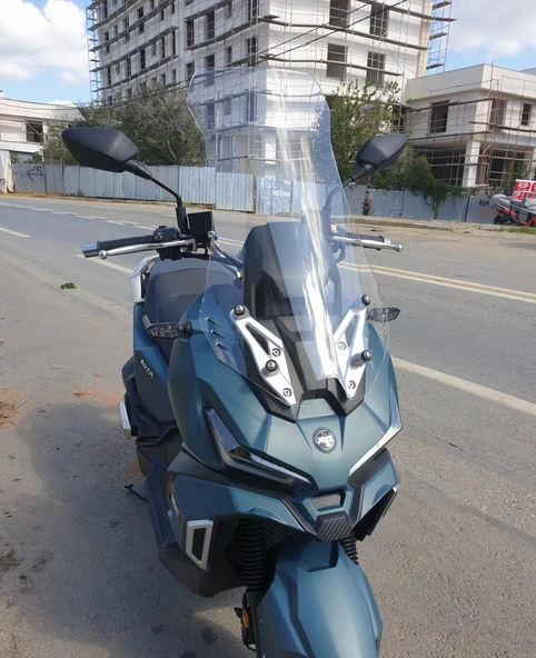 MOTOCAM SYM Adx 125 Ön Cam 2023-2026 Model 62cm Şeffaf Renkli 4mm ürün görseli 1
