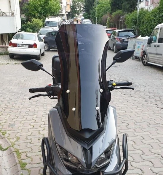 MOTOCAM Küba Novax 200 Ön Cam 2023-2026 Model 57cm Siyah Renkli 4mm ürün görseli 1