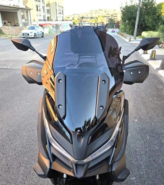 MOTOCAM Voge SR4 Ön Cam 2022-2026 Model 54cm Siyah Renkli 4mm ORİJİNAL BOYLU ürün görseli 1