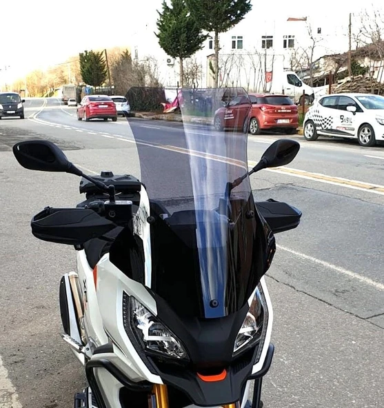 MOTOCAM Peugeot XP 400 Ön Cam 2023-2026 Model 61cm Füme Renkli 4mm ORTA BOYLU ürün görseli 1