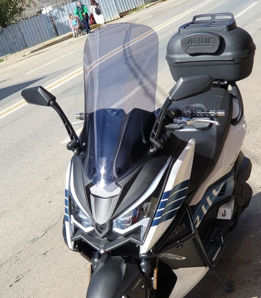 MOTOCAM Arora Chinf 318 Ön Cam 2023-2026 Model 75cm Füme Renkli 4mm UZUN ürün görseli 1