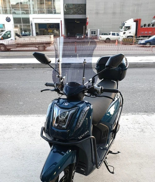 MOTOCAM Yuki Gentle 50 Ön Cam 2025-2026 Model 44cm Füme Renkli 4mm APARATSIZ ürün görseli 1