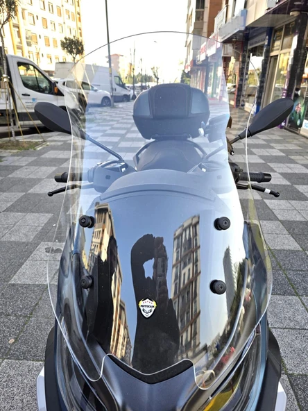 MOTOCAM Piaggio MP3 530 Ön Cam 2023-2026 Model 72cm Şeffaf Renkli 4mm UZUN ürün görseli 1