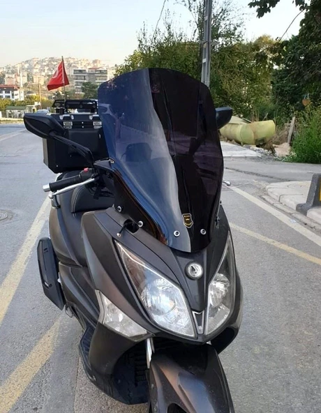 MOTOCAM SYM Joymax 250 İ Ön Cam 2013-2016 Model 65cm Siyah Renkli 4mm ORTA BOYLU ürün görseli 1