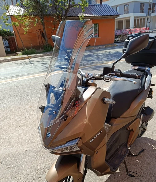 MOTOCAM Yuki Adventure 150 Ön Cam 2023-2026 Model 65cm Şeffaf Renkli 4mm ORTA BOYLU ürün görseli 1
