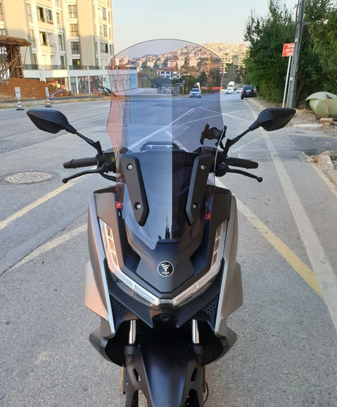 MOTOCAM Voge SR3 Ön Cam 2023-2026 Model 63cm Füme Renk 4mm ürün görseli 1